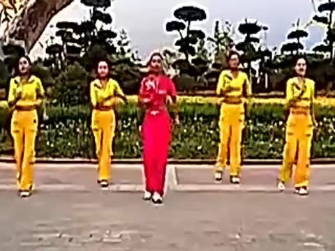 快乐舞健身操 小苹果图片_快乐舞健身操 小苹